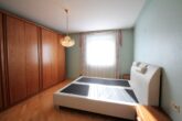 Schlafen - Geräumige 4-Zimmerwohnung in sehr gepflegtem Zustand