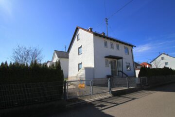 Grundsolides Wohnhaus mit viel Potential zur Entwicklung, 89312 Günzburg, Einfamilienhaus